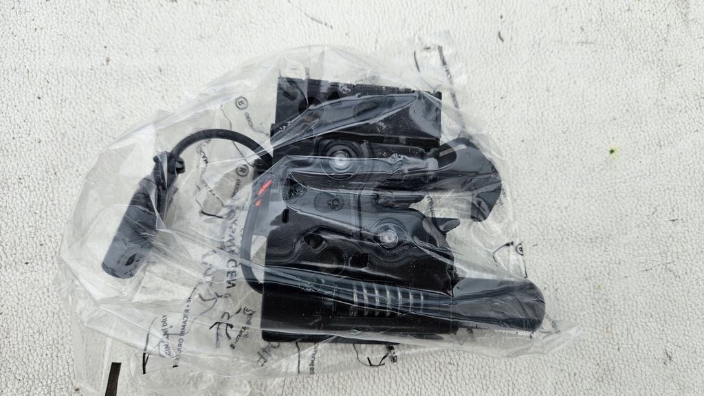 фото №1, Замок капот skoda scala 654823509 nowa