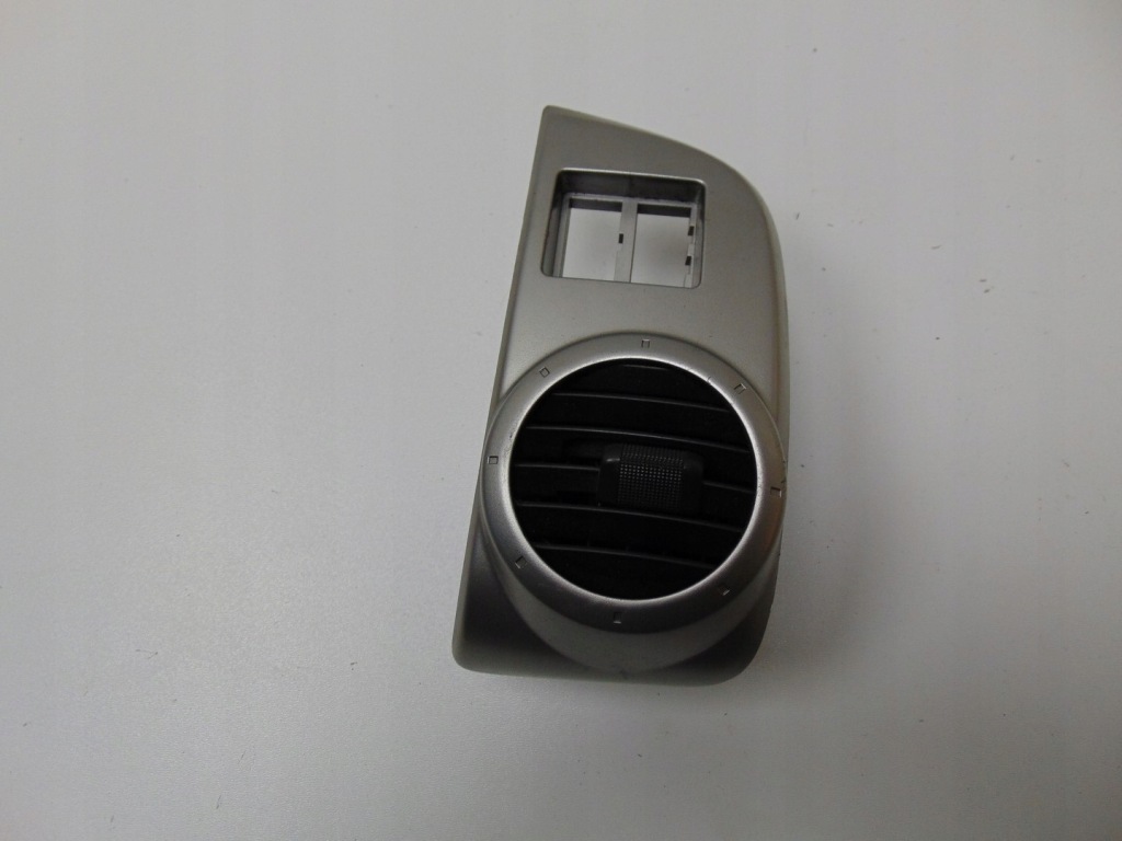 фото №1, Решётка обдув консоли левая isuzu d-max 1 lift 2007-