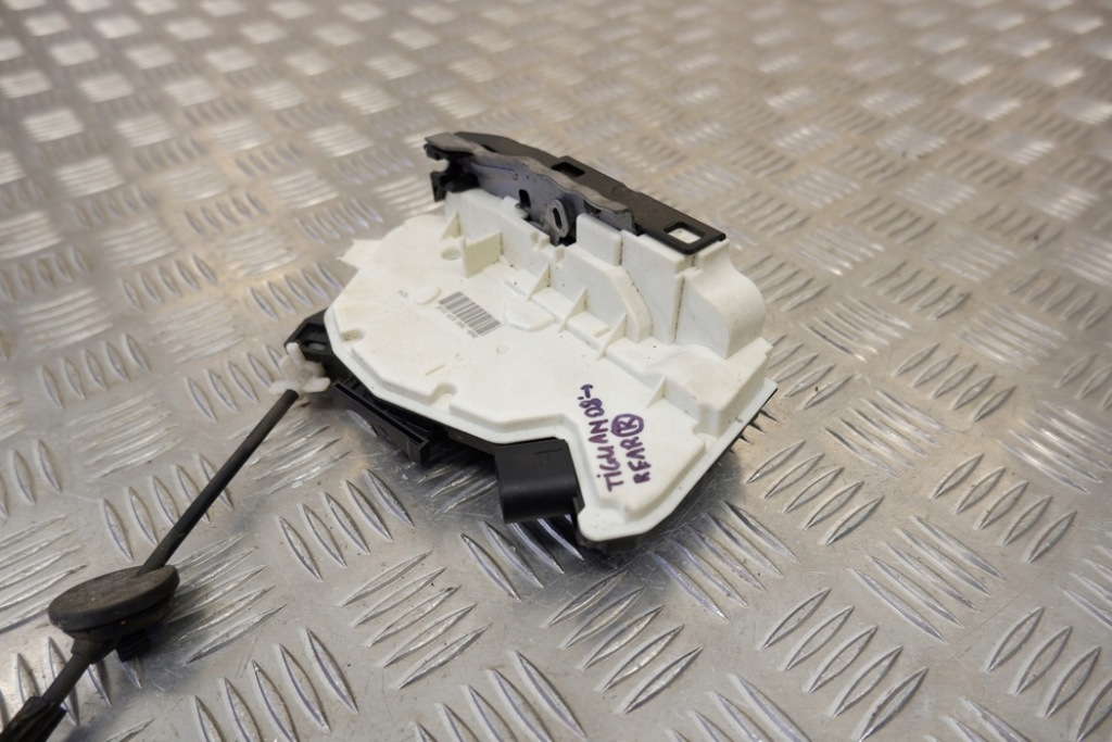 фото №8, Замок задних правых дверь vw tiguan 5n_ 5n0839016e 2.0l дизель 103kw