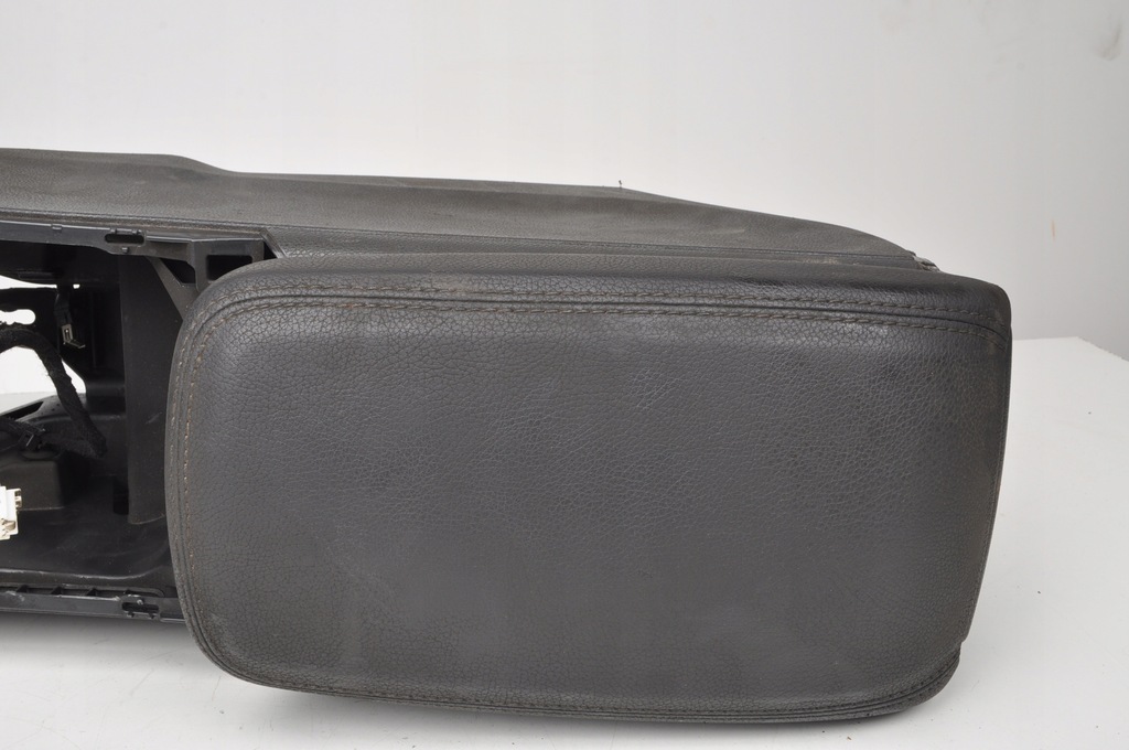 фото №10, Mercedes w176 тунель середній підлокітник шкіра