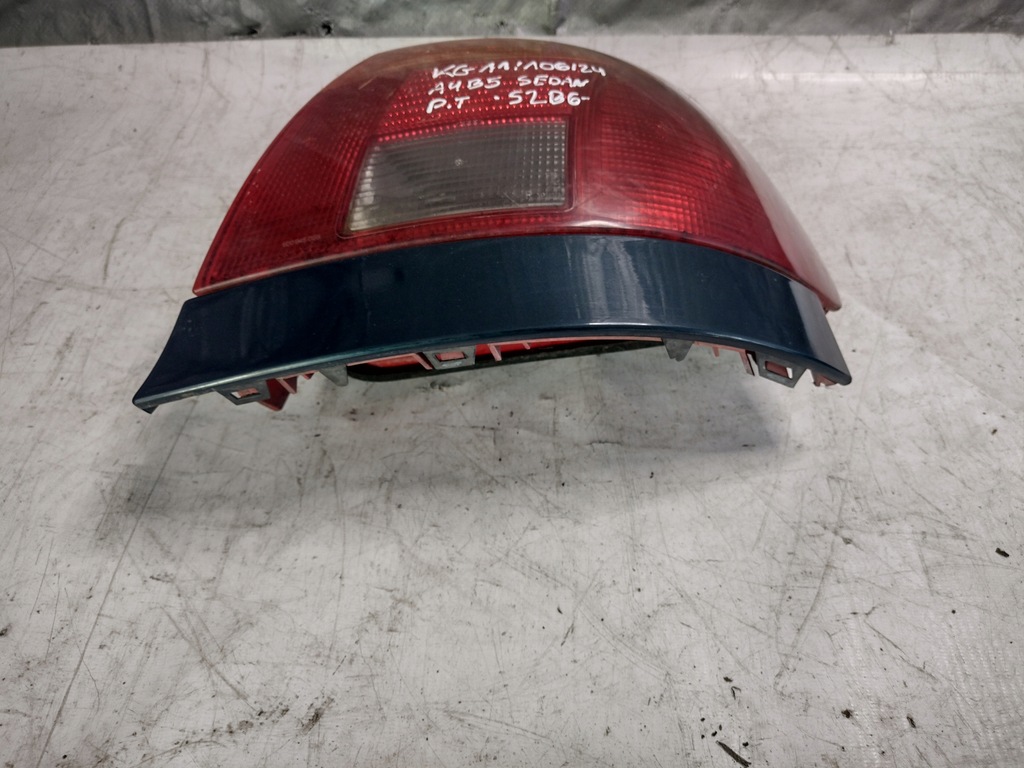 фото №10, Лампа правий задня audi a4 b5 sedan