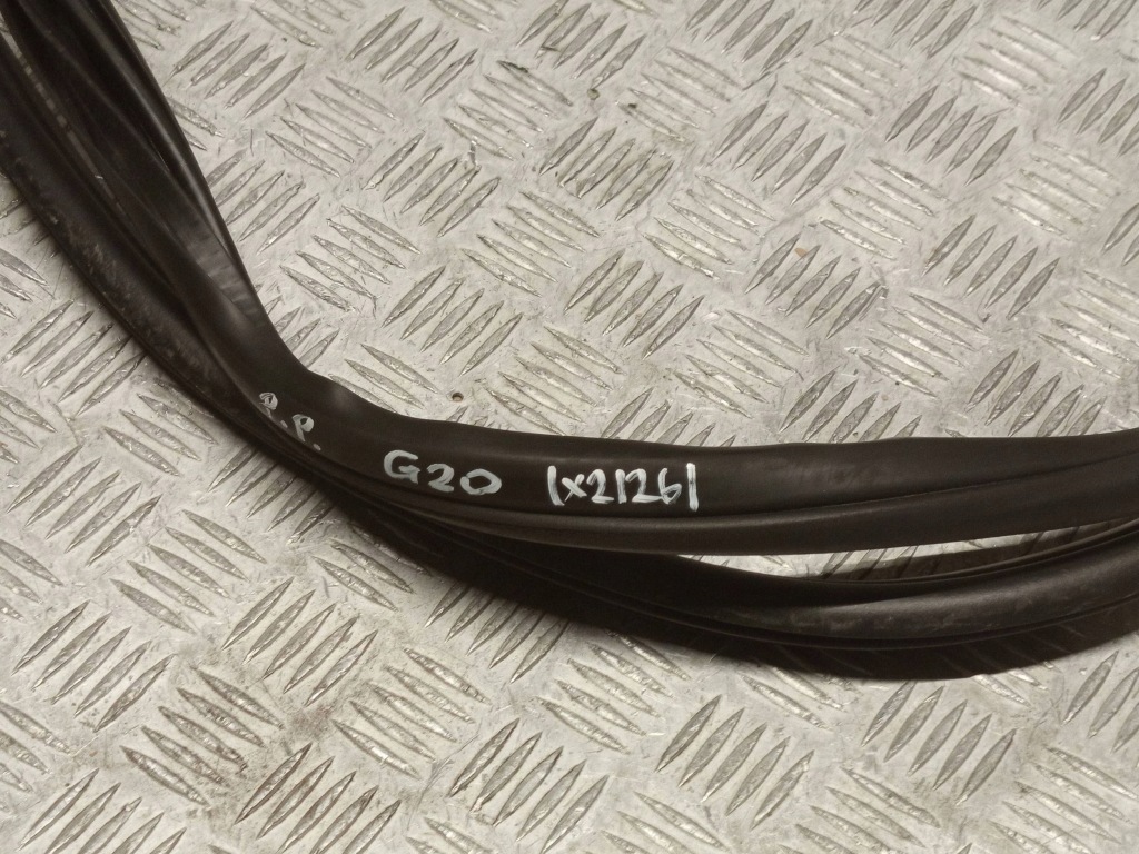 фото №10, Bmw оригинальный номер 7407373 3' g20 g21 прокладка дверь передних перед