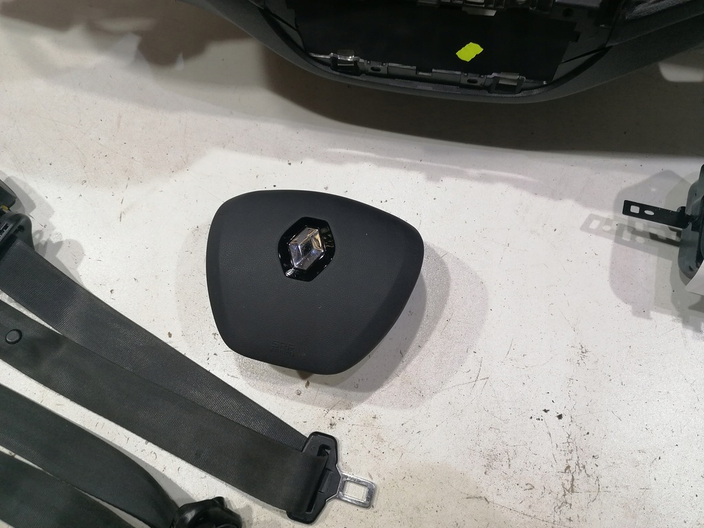 фото №7, Renault captur i lift 2018 приборная панель консоль подушка безопасности подушки безопасности ремни восстановление