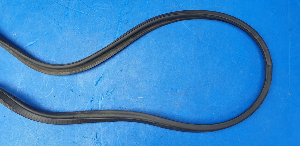 фото №10, Прокладка крышки задний багажника chevrolet corvette c6