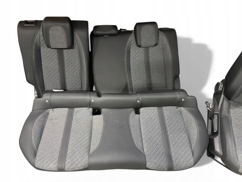 фото №6, Peugeot 2008 ii 2024 сиденья / заднее сиденье / комплект