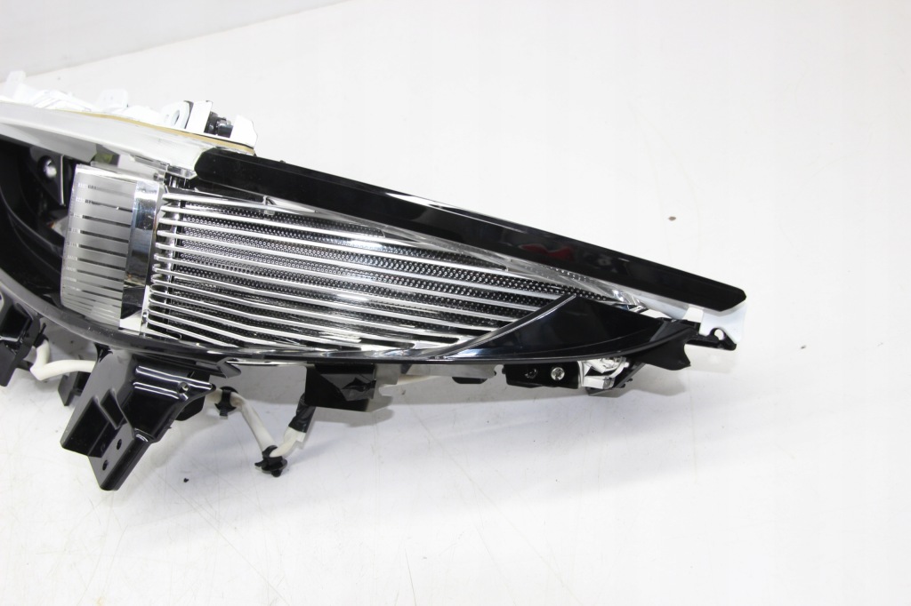 Середина вкладыш фары левый перед led mazda cx30 2019- в Украине