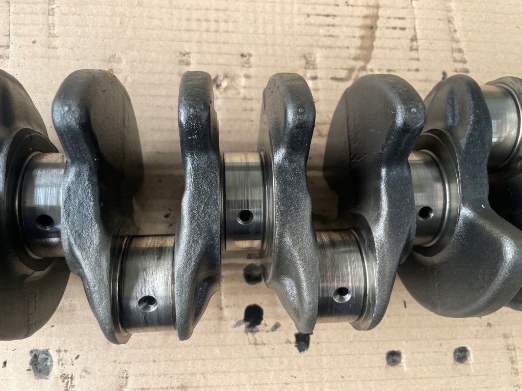 Wał коленчатый renault trafic vivaro 1.6 dci r9m mercedes 8026r Доставка