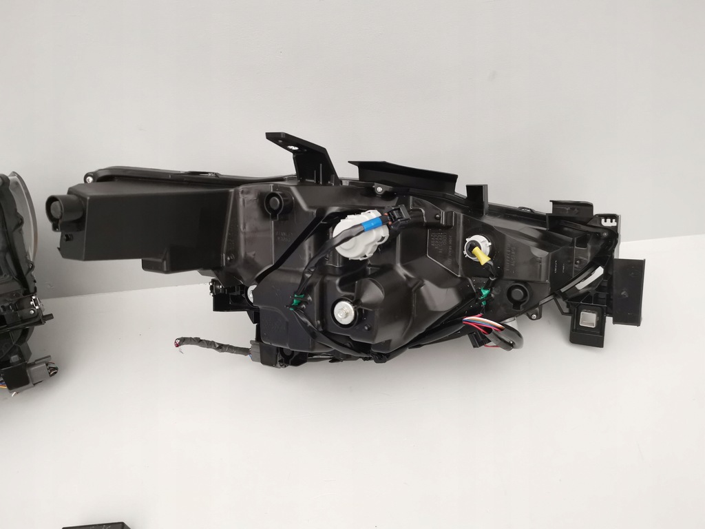 фото №14, Mazda cx5 ii 17- лампа перед левая правая идеальное состояние комплект europa adb 10pin