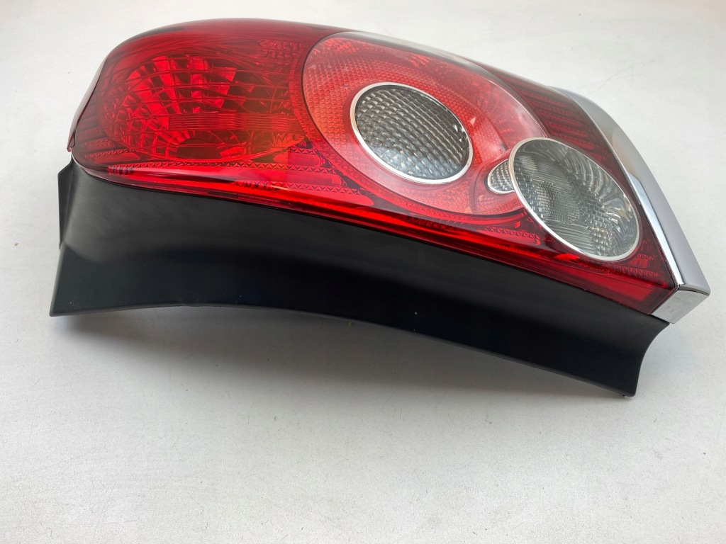 фото №7, 2007 toyota avensis t250 лампа задняя