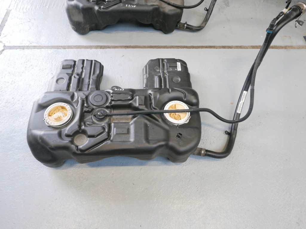 Купити Бак bak помпа пального bmw f15 f16 3.0d 4.0d