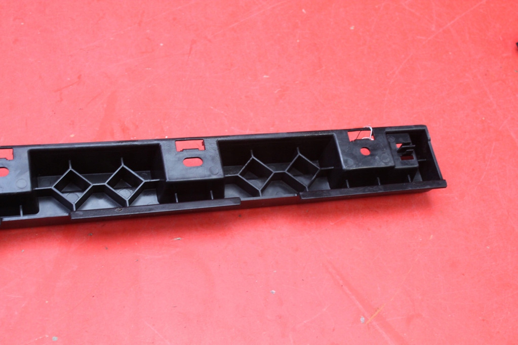 Напрямна поріг лівого  2991497 bmw x1 e84 рестайлінг  m-pakiet 12-15 Зі Шроту