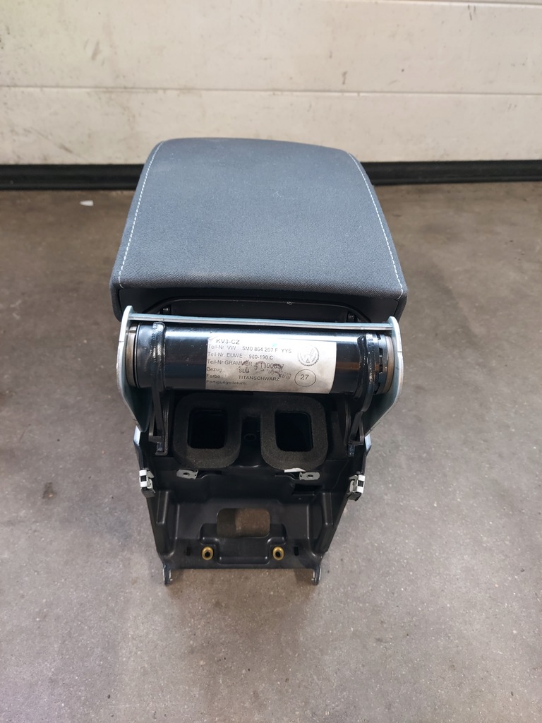 фото №7, Подлокотник vw tiguan 5n0 golf plus mediain aux 5m0864207f