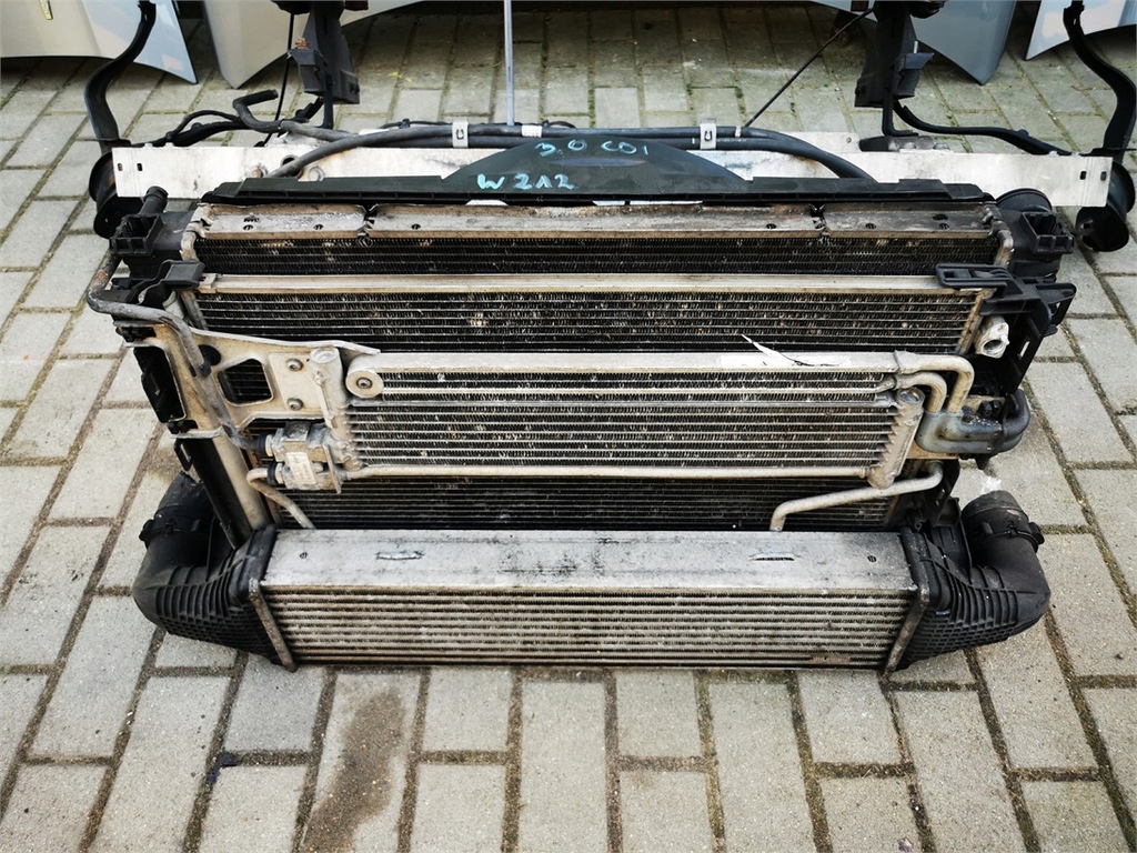 фото №1, Mercedes e-klasa w212 3.0 cdi комплект радиатор