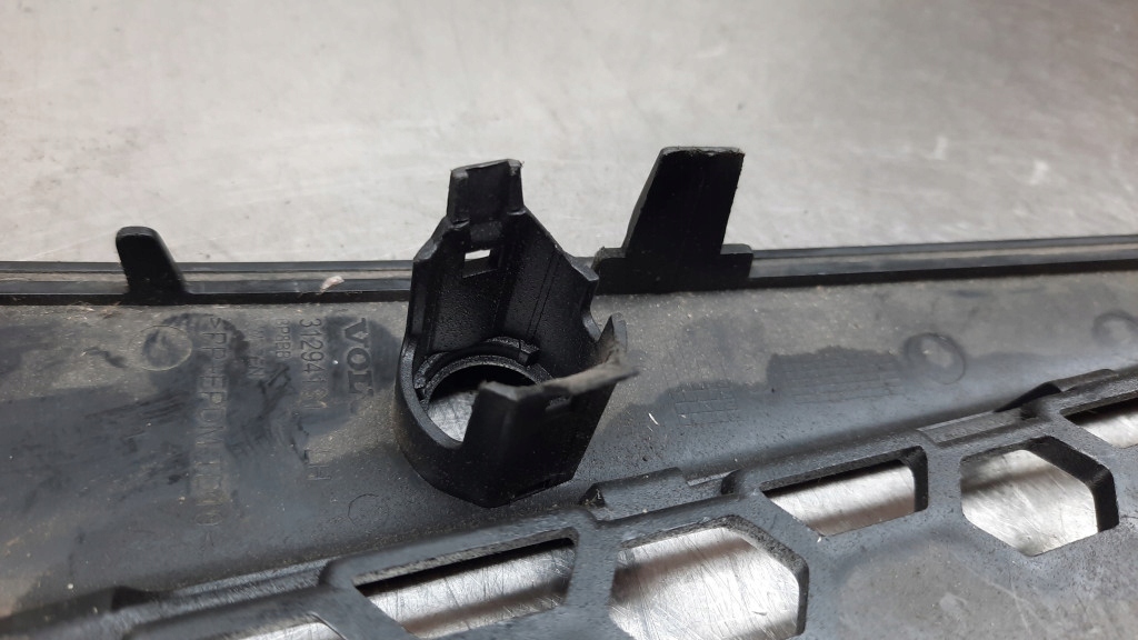 фото №9, Решітка решітка радіатора бампера ліва 31294131 volvo s60 v60