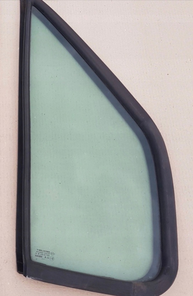 фото №1, Стекло правая треугольник mascot mascott 98-10rok