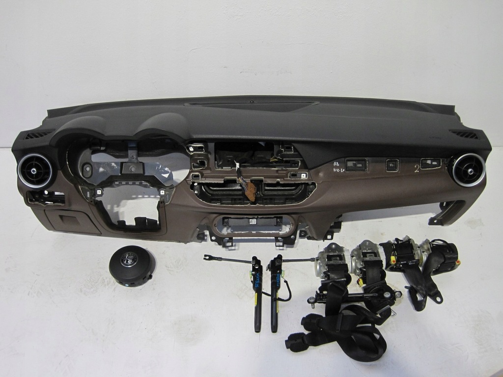 фото №1, Консоль pulpit приборная панель alfa romeo stelvio коричневая