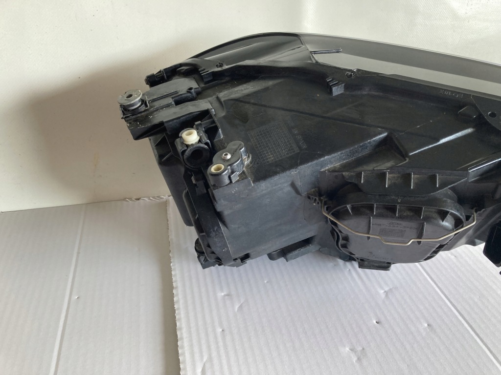 фото №16, Vw golf sportsvan лампа 517941033b 517941034b