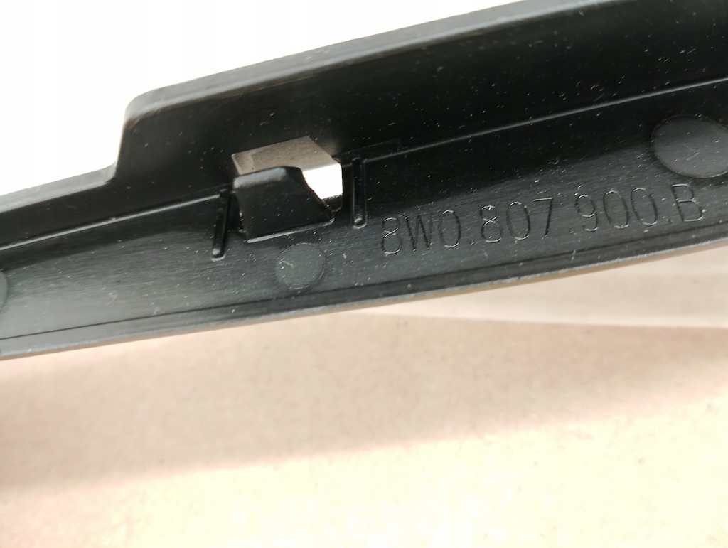 фото №9, Audi a4 s4 b9 8w kombi напрямна бампера задня молдинг кріпильна