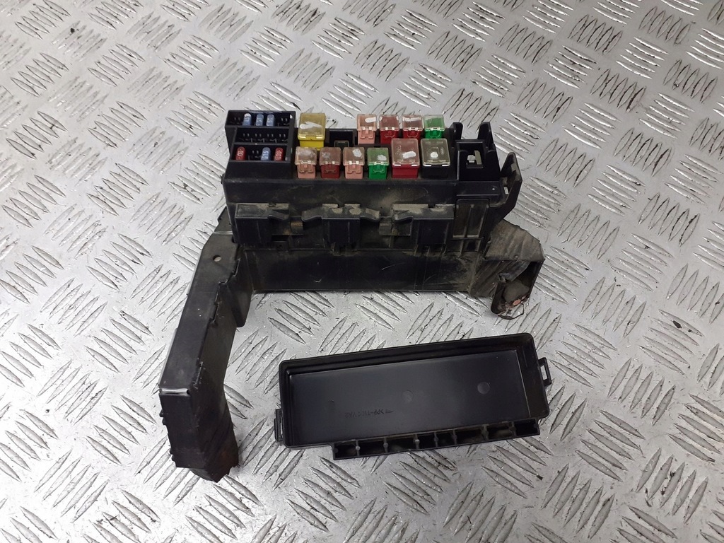 фото №1, Коробка предохранителей primera p12 7154-7070