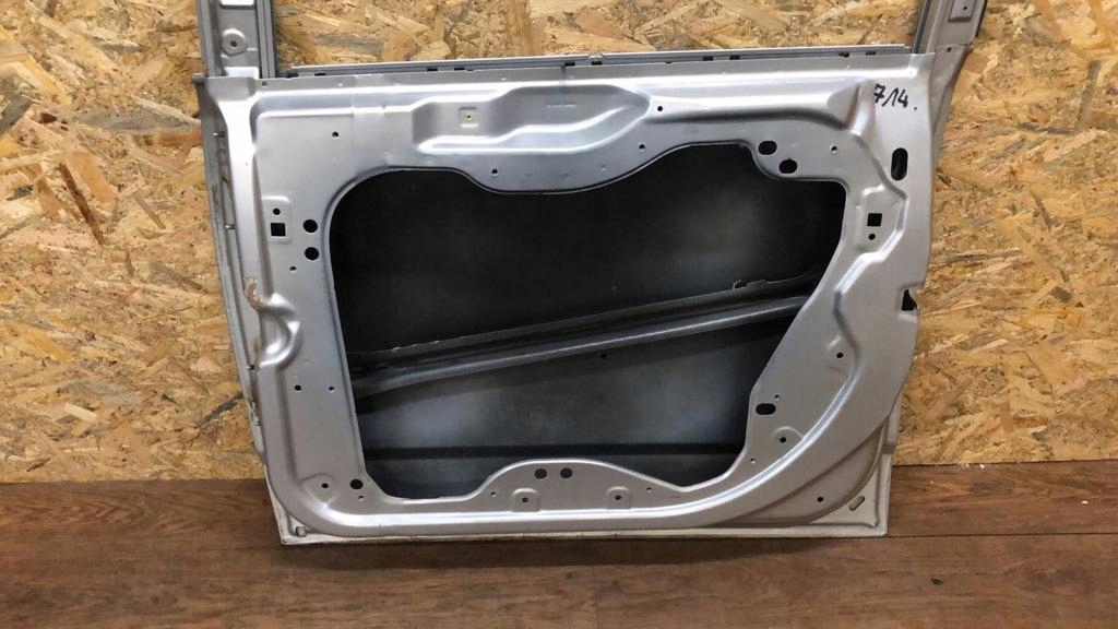 фото №14, Chrysler grand voyager двері праве передні 08