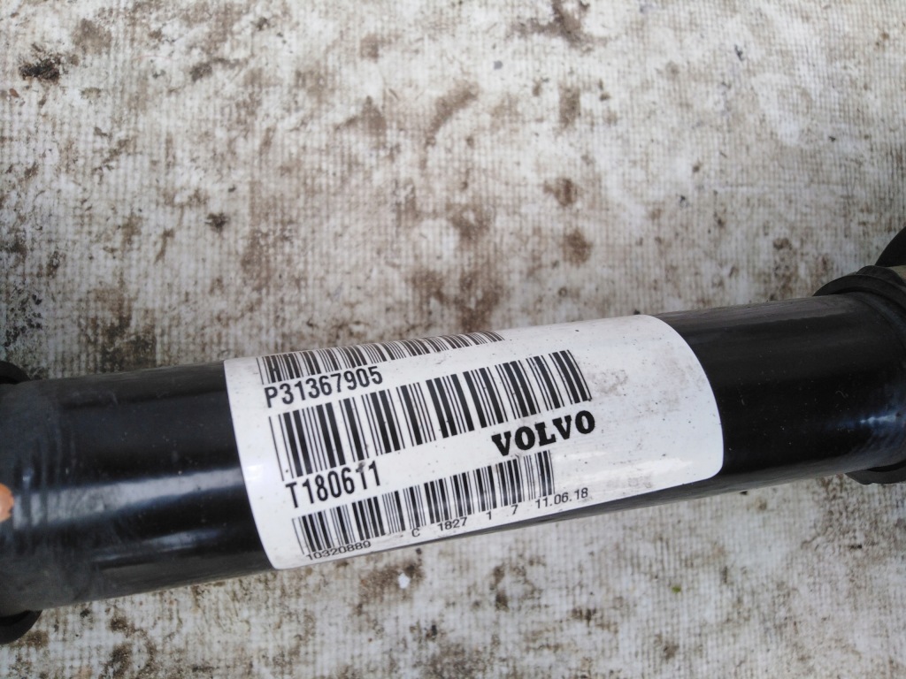 Volvo v40 2 рестайлінг  2,0d d2 привідний вал права 18r p31367905 механічна коробка передач Зі Шроту