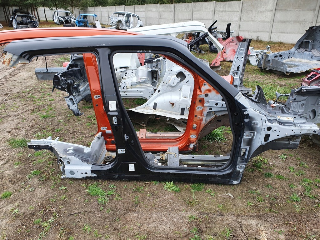 фото №1, Блок двигателя крышный правый четверть nissan juke 10-