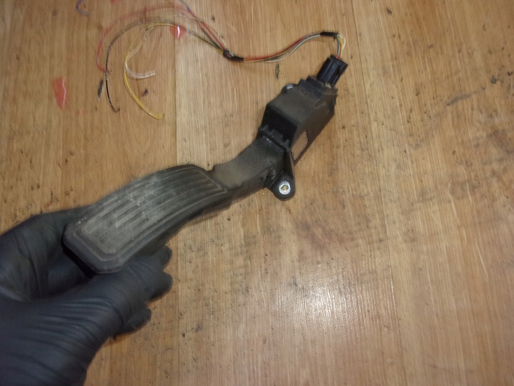 фото №1, Toyota auris i педаль газу потенціометр