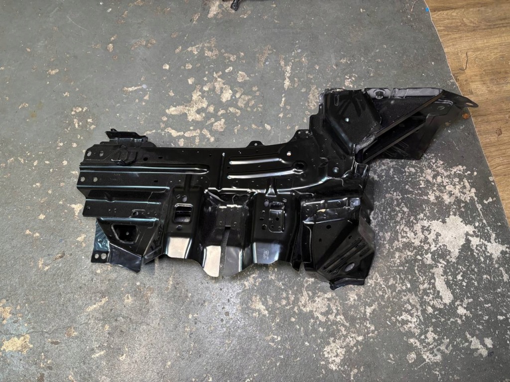 Купить Ćwartka левая tesla model 3