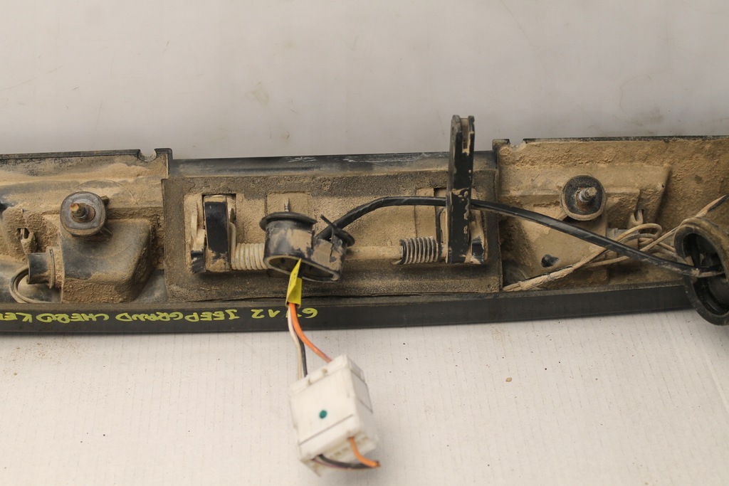 фото №12, Накладка крышки микровыключатель jeep grand cherokee wk 2007