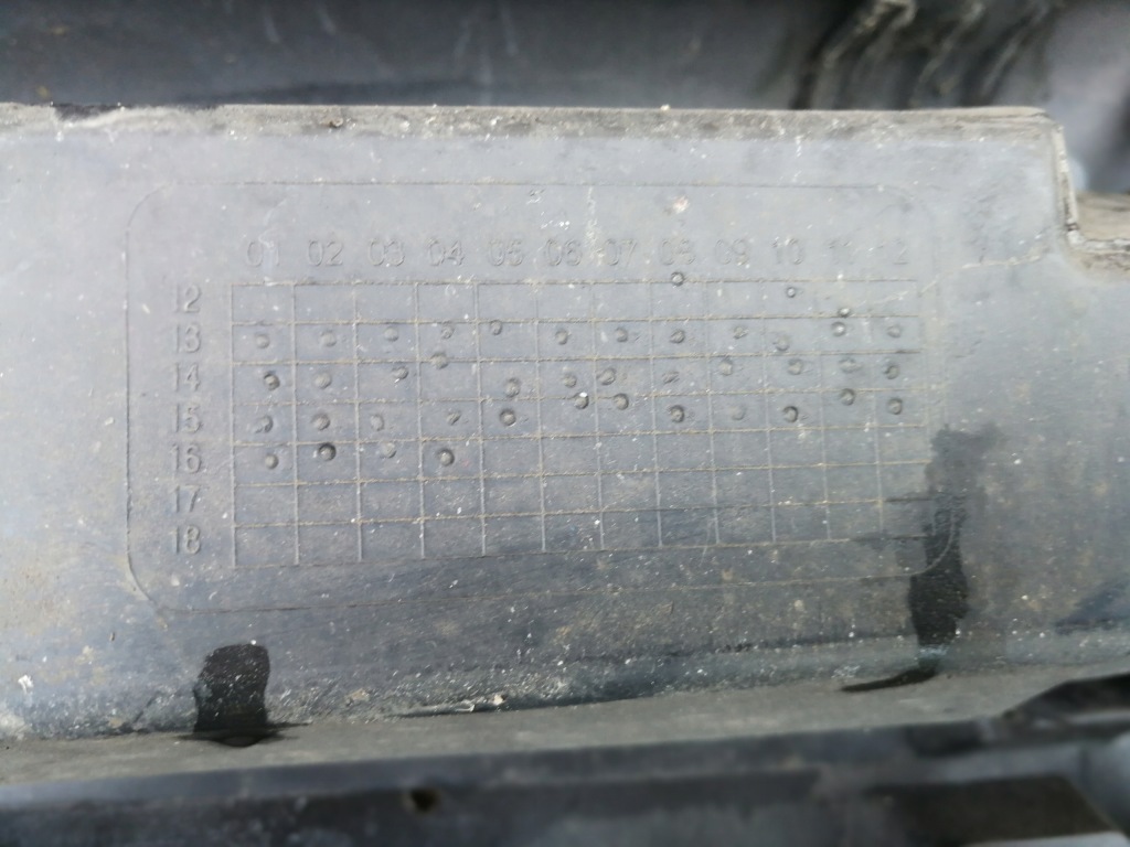 Peugeot 308 2 t9 13- бампер перед передній в Україні