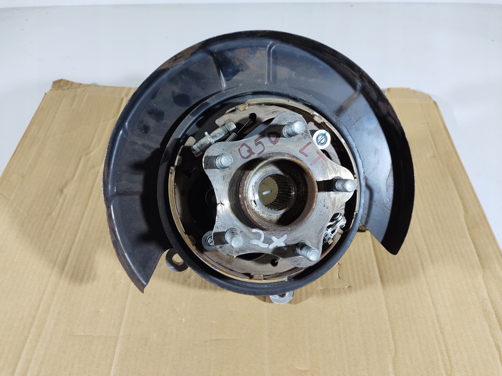 фото №1, Infiniti q50 2.2d 13- поворотный кулак левый задняя