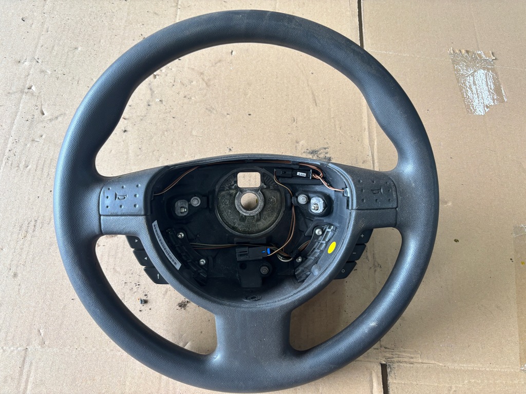 фото №1, Opel meriva a воздуховод трёхспицевая