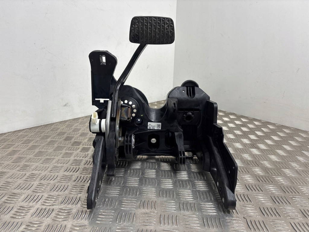 фото №1, Opel astra k 2021 педаль тормоза