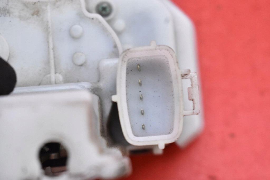 фото №6, Замок двері правий перед передній eu 50513051 alfa romeo 159 kombi 05-11