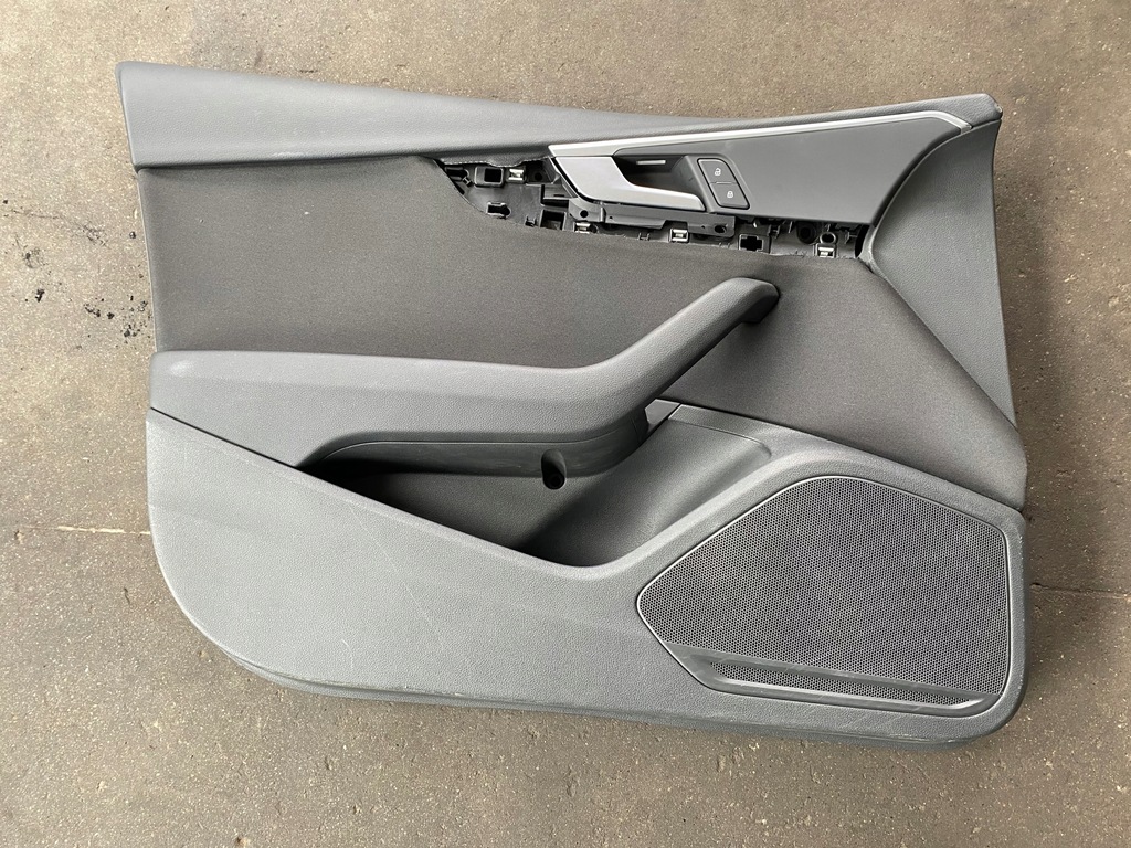 фото №1, Audi a4 b9 обшивка дверь левый передний материал