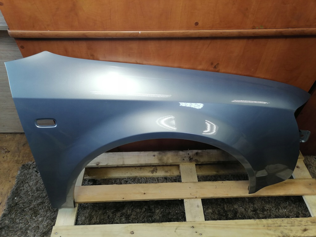 Крыло  правый  перед audi a4 b6 ly7r масса антикоррозийная в Украине