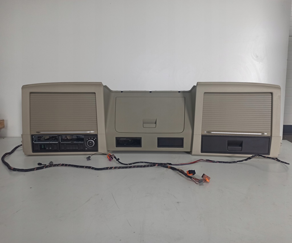 фото №1, Комплектна полиця верхній перед консоль volvo fh 4 fh 5 2000zł