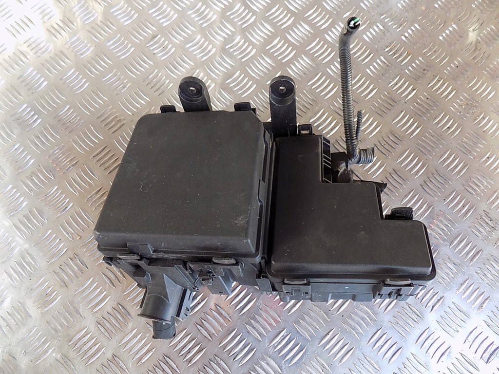 фото №1, Kadjar корпус коробка корпус предохранителей