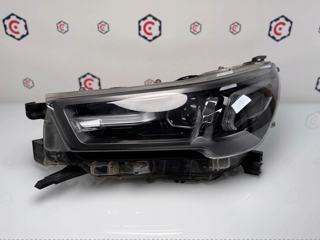 фото №1, Лампа левая перед toyota hilux viii lift full led