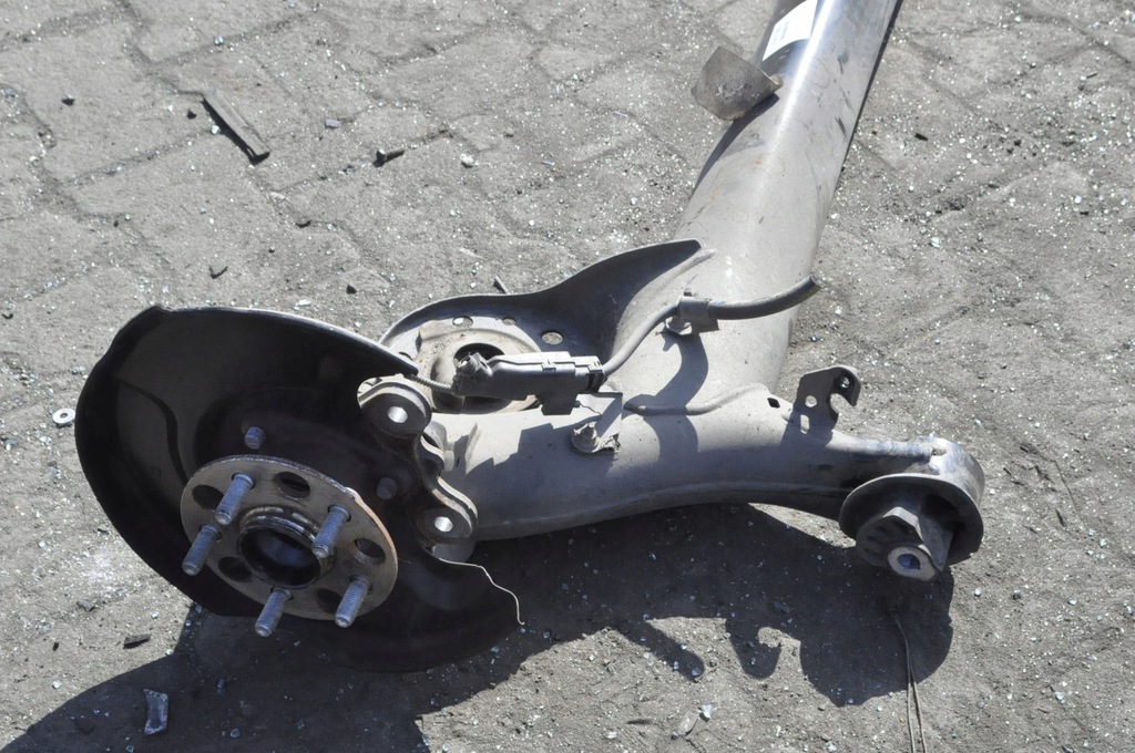 фото №6, Toyota yaris iv підвіска балка задня