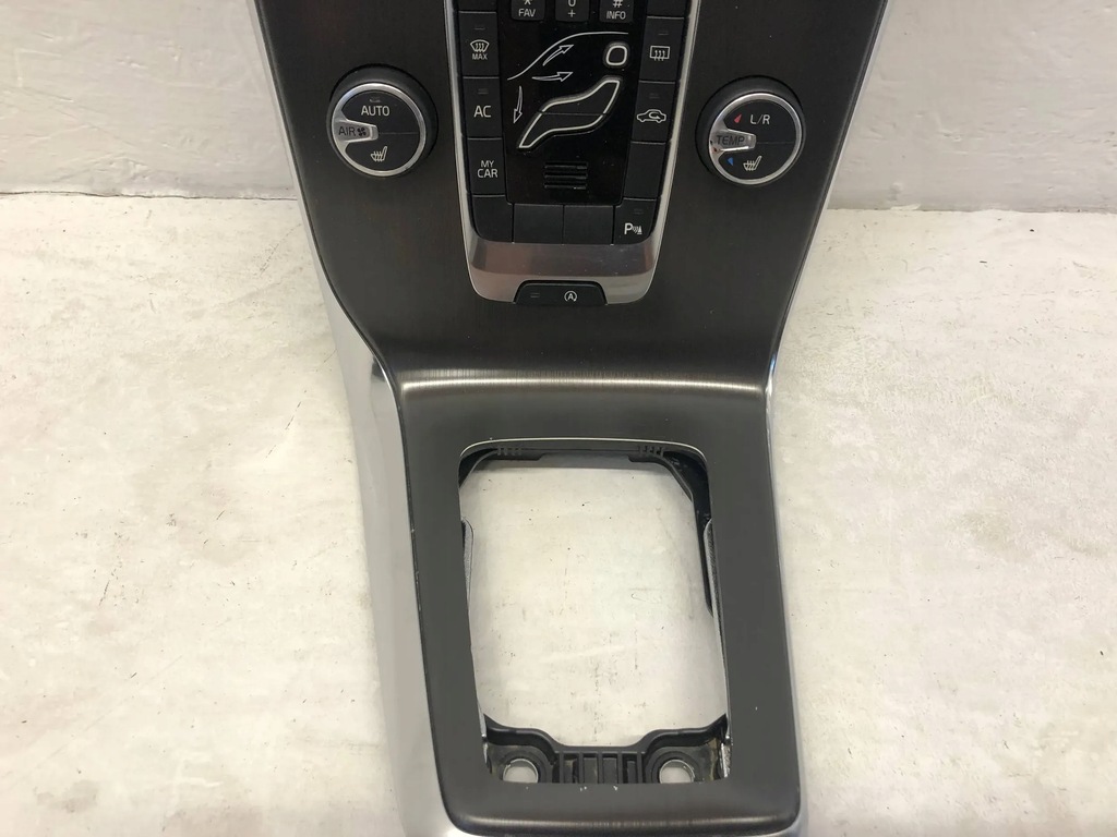 фото №5, Volvo v40 2012/19 панель кондиционера