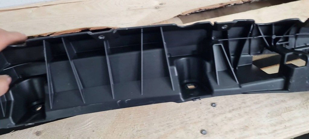 фото №11, Sq8 q8 кронштейн направляющая кронштейн бампера задняя sline 24r 4m6807458b