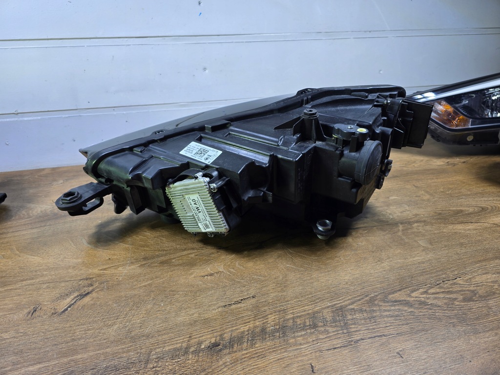 фото №8, Skoda scala лампа перед передня права crystal led 657941016a