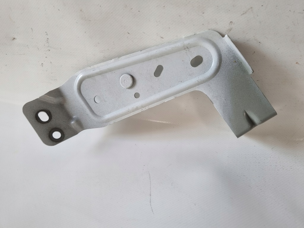 фото №1, Volvo xc90 правое кронштейн кронштейн крыла