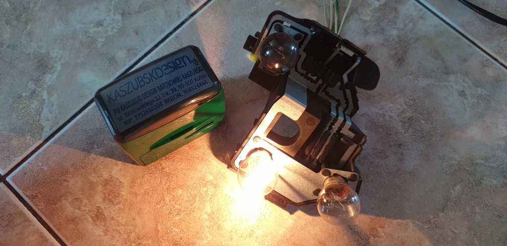 Peugeot 206 рестайлинг  хэтчбек вкладыш лампы лампа задний  задняя правая с штекер Оригинал