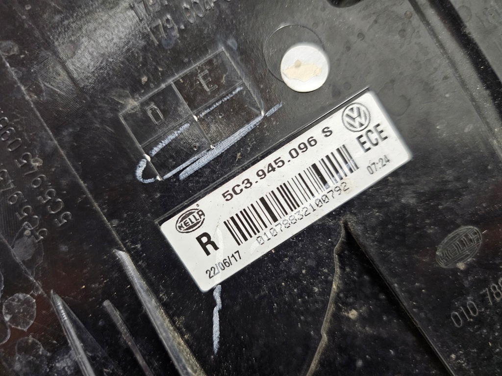 фото №11, Лампа права задня задня vw new beetle 5c3945095s