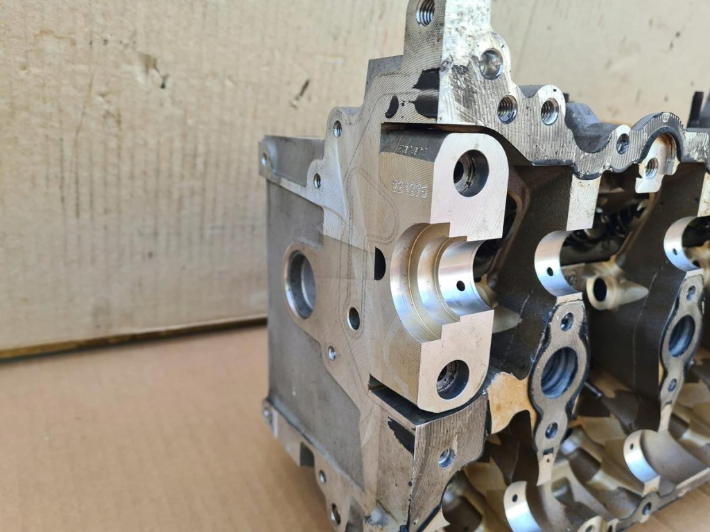 фото №11, Головка двигуна mercedes a b c cla gla w246 w176 1.6 cgi r2700160600