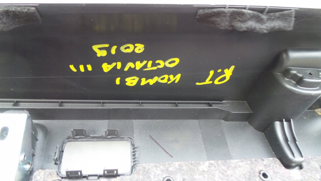 фото №10, Обивка обшивка багажника правый skoda octavia iii 5e9867428ar 5e9867428