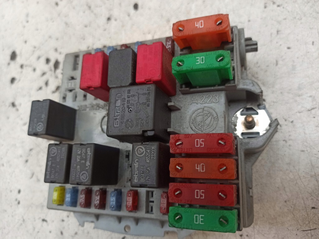 фото №8, Alfa romeo gt коробка запобіжників 51742419