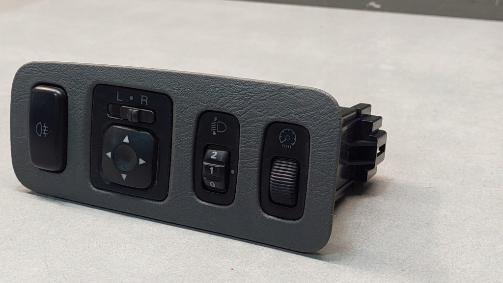 фото №5, Перемикач регулювання дзеркал space wagon iii